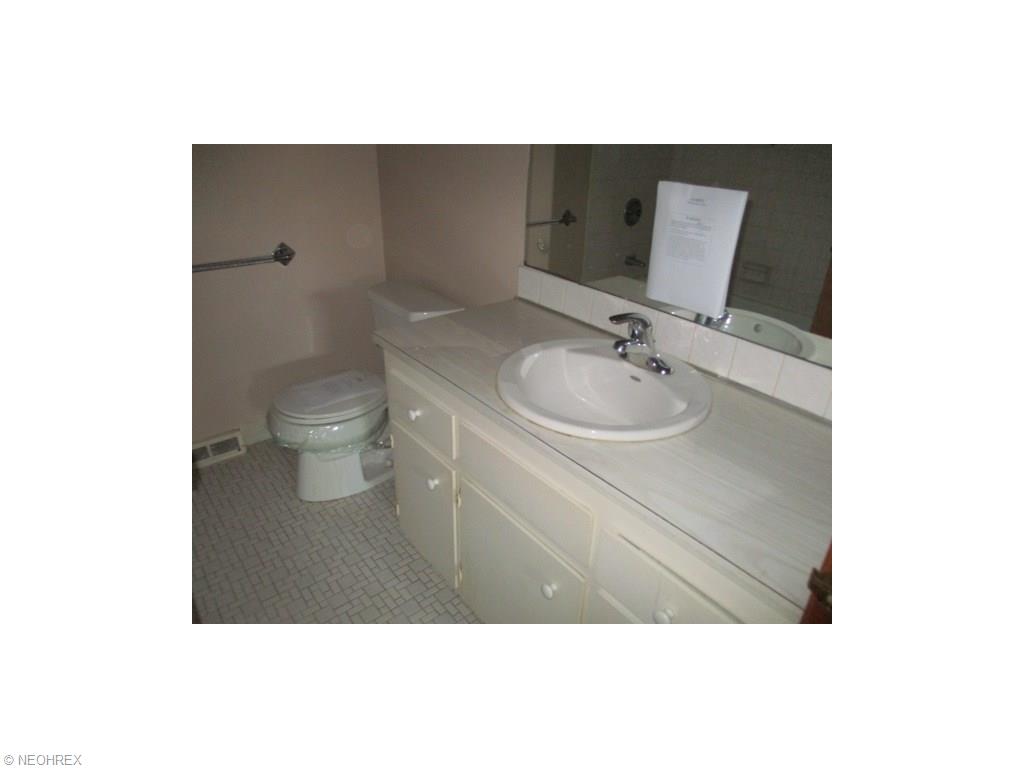 7337 Ward Rd, Parma, OH 44134 photo 16