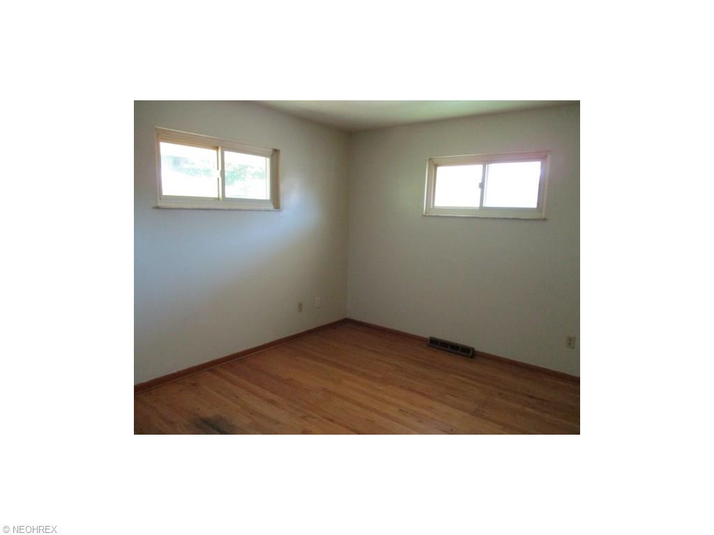 7337 Ward Rd, Parma, OH 44134 photo 12