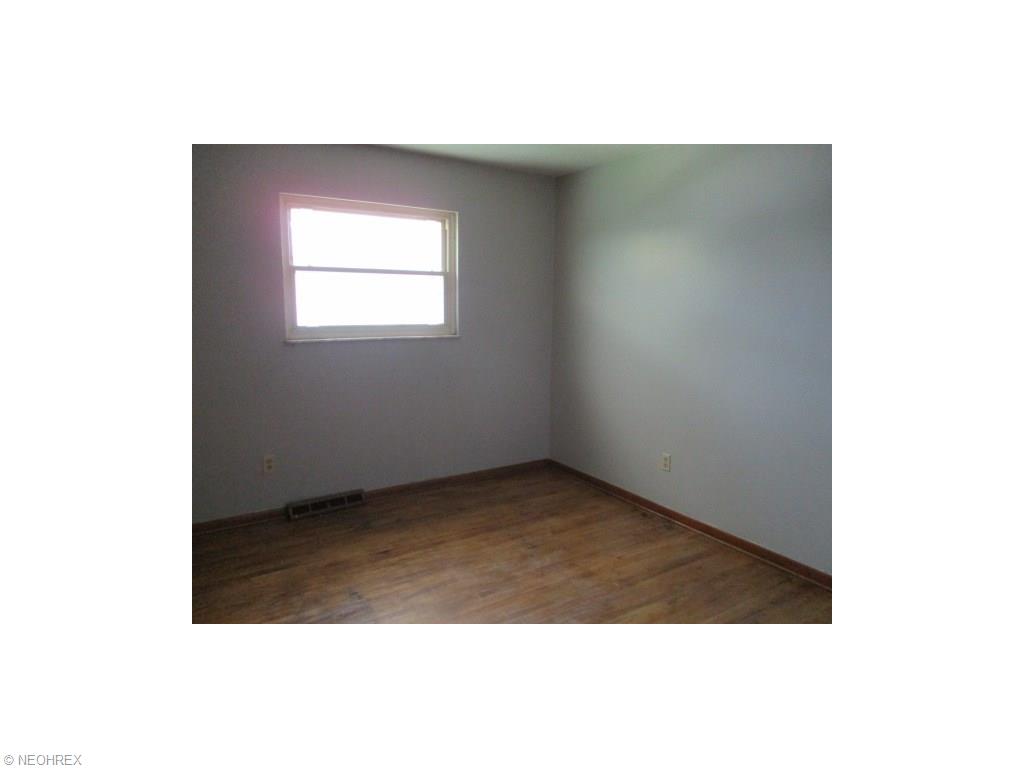 7337 Ward Rd, Parma, OH 44134 photo 10