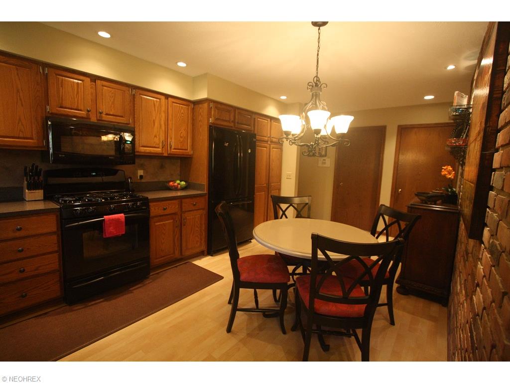 8500 Eagle Rd, Willoughby, OH 44094 photo 6