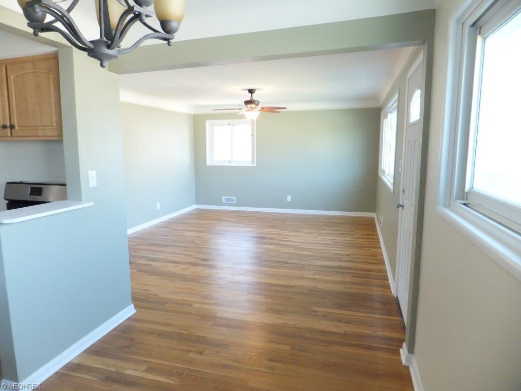 3303 Stanfield Dr, Parma, OH 44134 photo 5