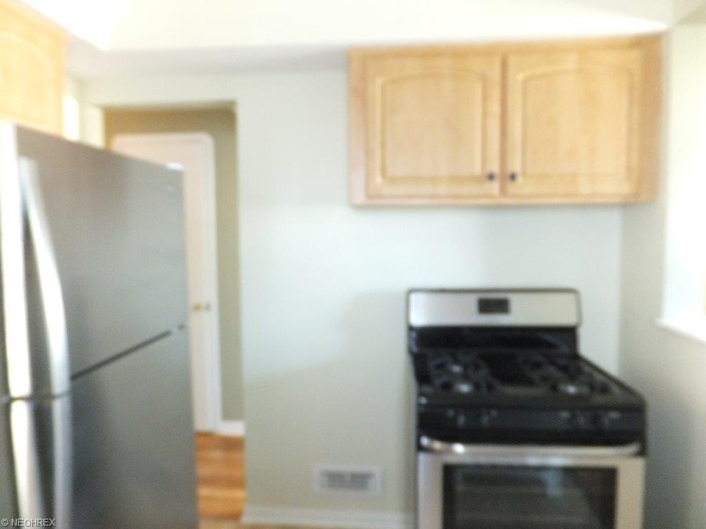 3303 Stanfield Dr, Parma, OH 44134 photo 3