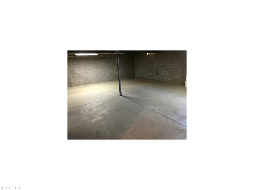 7700 Lime Ln, Parma, OH 44129 photo 14