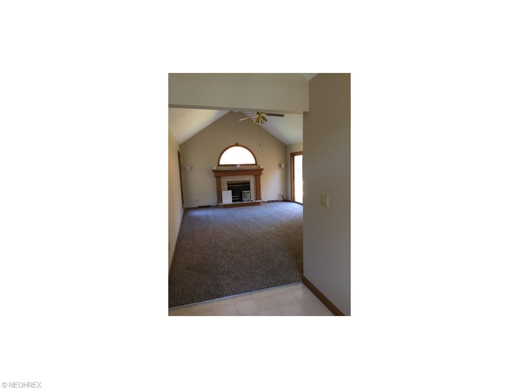 7700 Lime Ln, Parma, OH 44129 photo 5