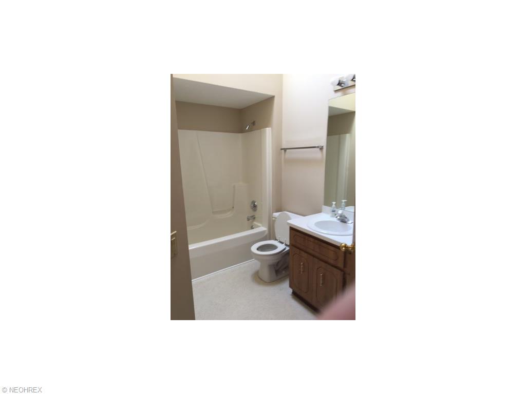 7700 Lime Ln, Parma, OH 44129 photo 6