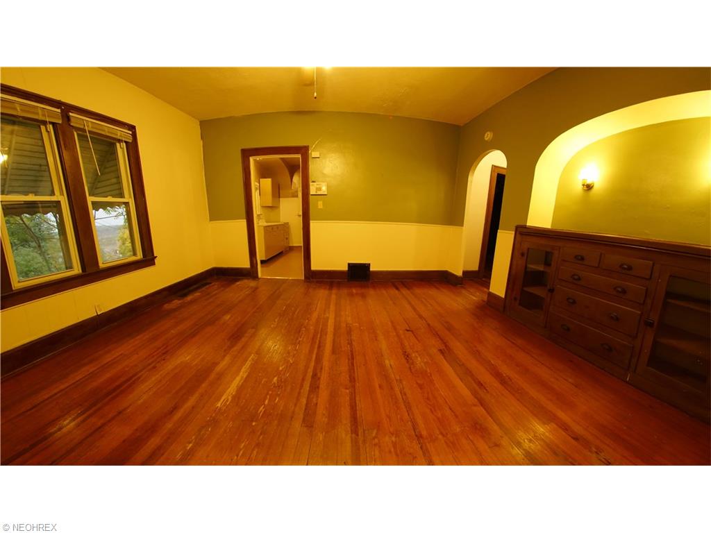 76 3rd St, Campbell, OH 44405 photo 5