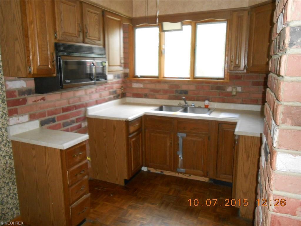 615 5th St, Struthers, OH 44471 photo 3
