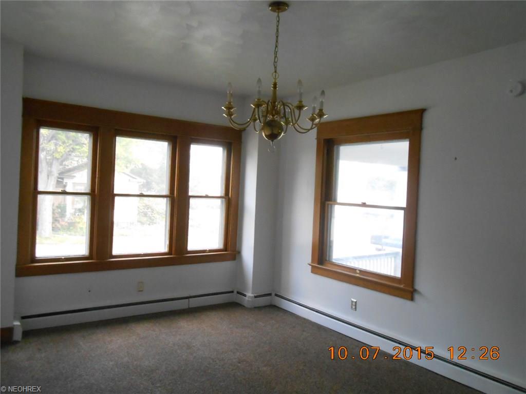 615 5th St, Struthers, OH 44471 photo 4