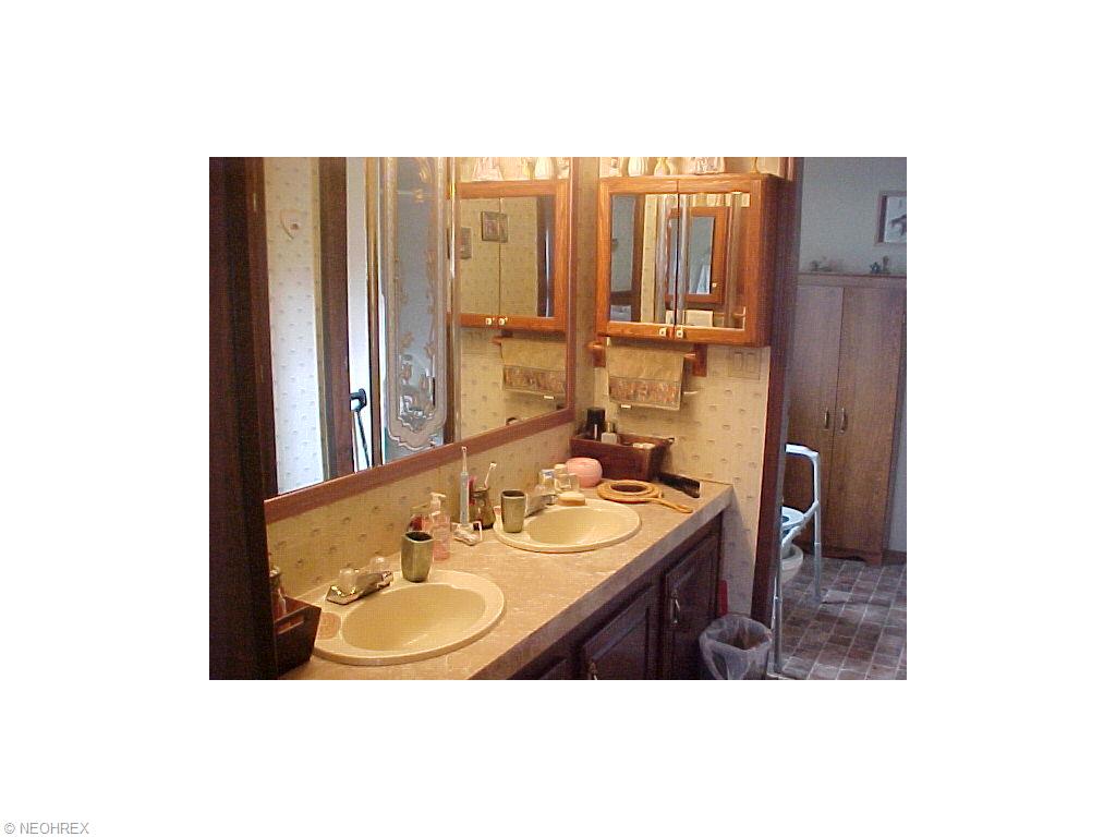 9060 W Ridge Rd, Elyria, OH 44035 photo 18