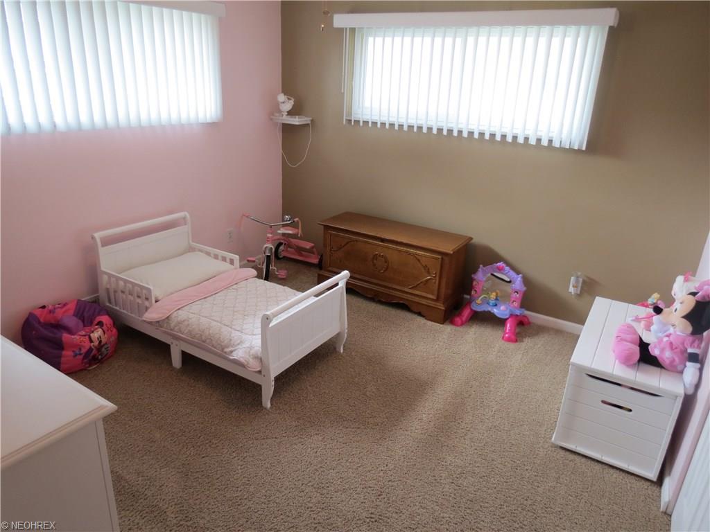 3121 Augustine Dr, Parma, OH 44134 photo 15