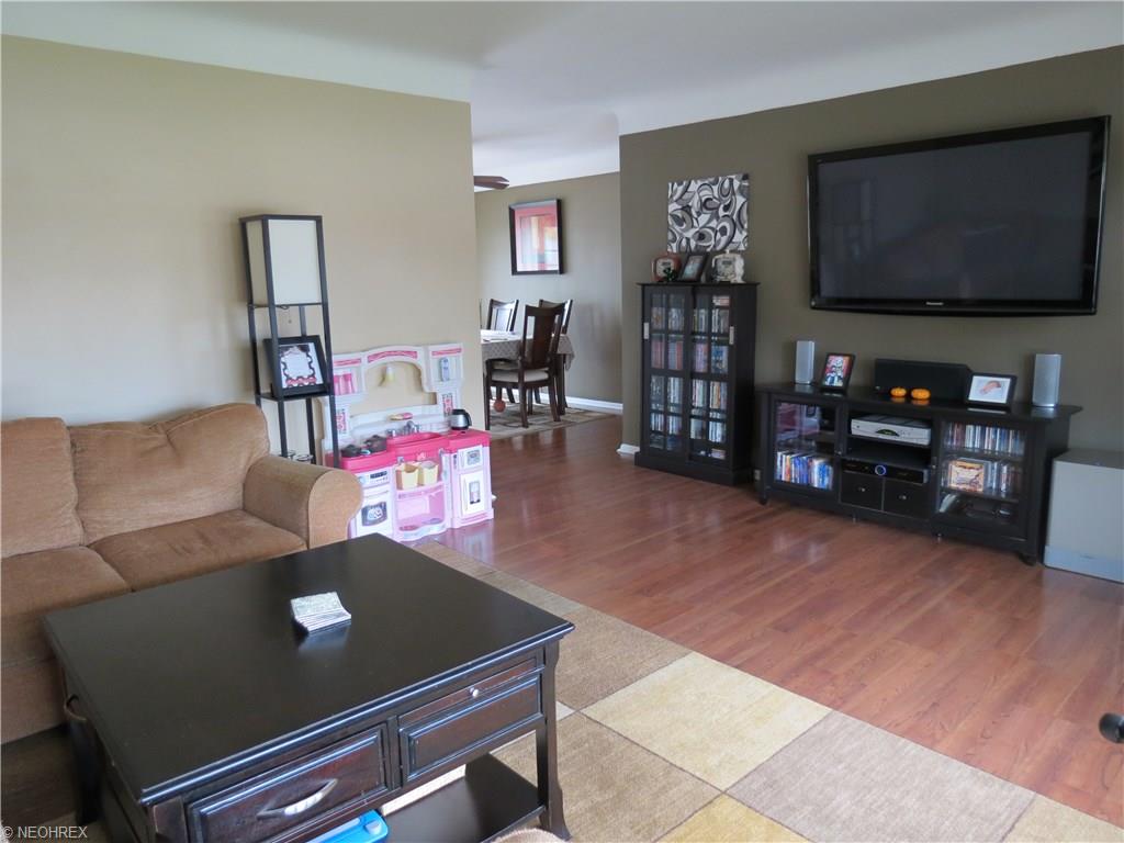 3121 Augustine Dr, Parma, OH 44134 photo 13