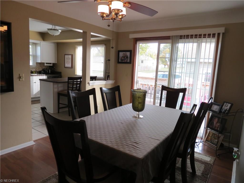 3121 Augustine Dr, Parma, OH 44134 photo 9