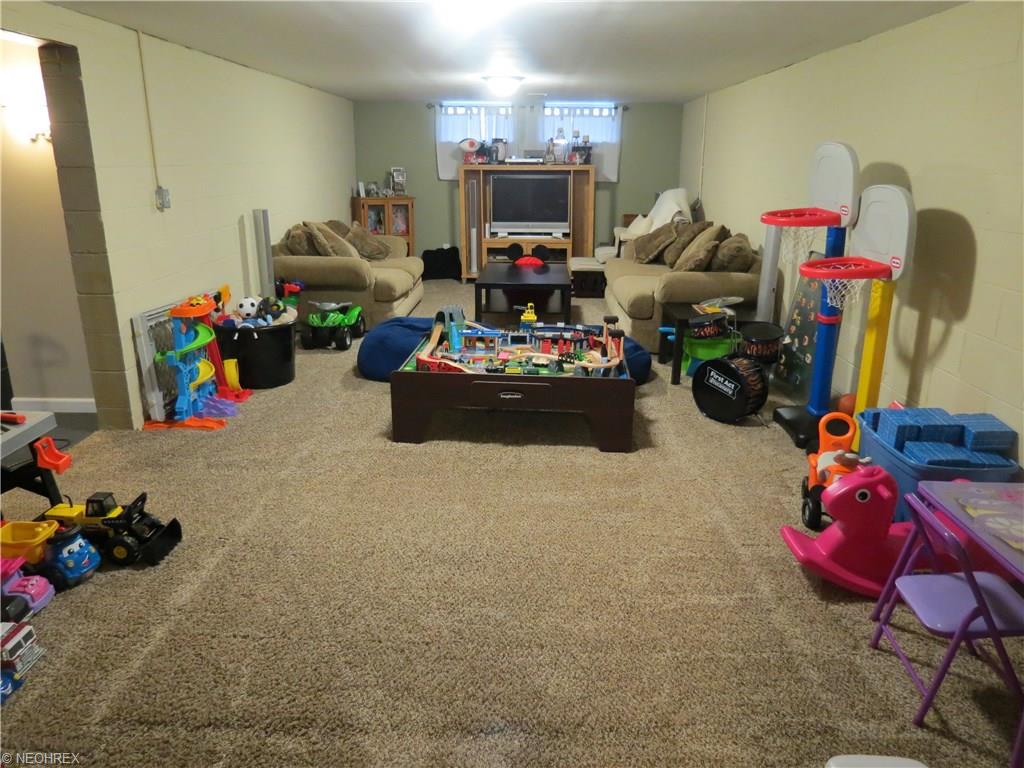 3121 Augustine Dr, Parma, OH 44134 photo 18