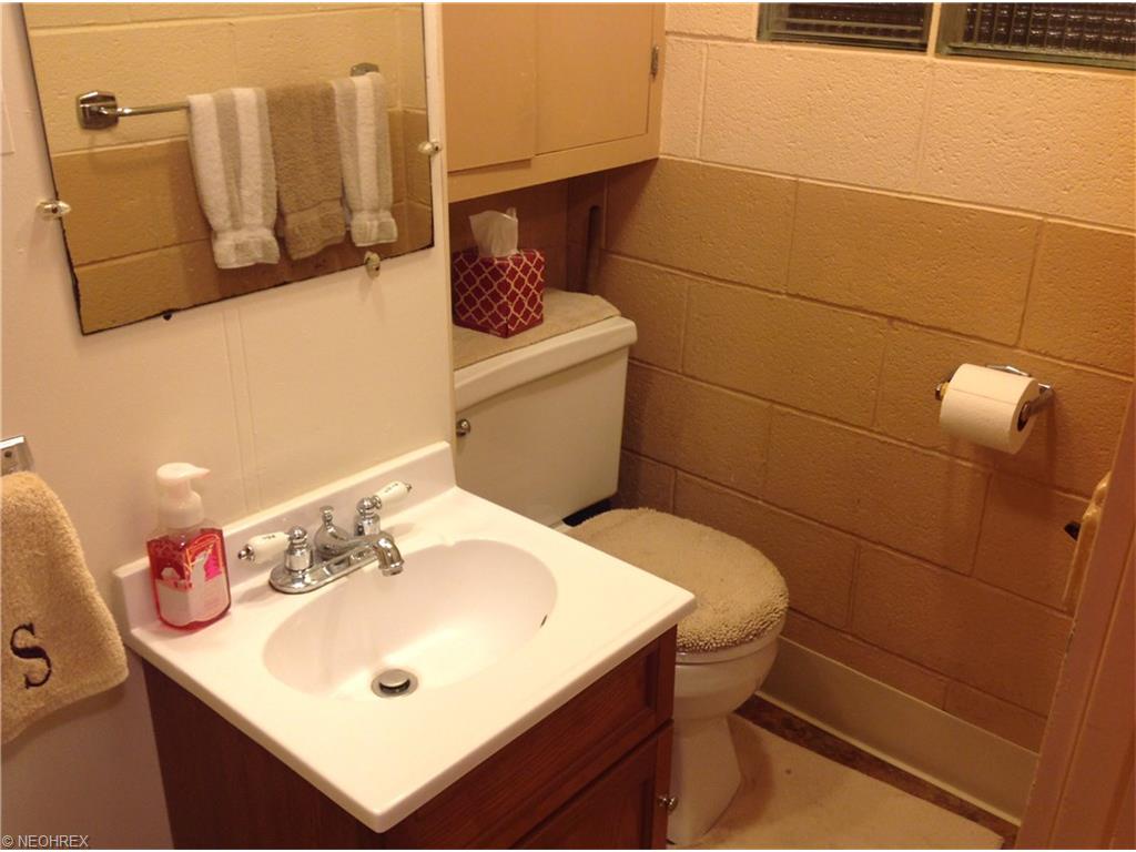 1840 Walnut Blvd, Ashtabula, OH 44004 photo 14