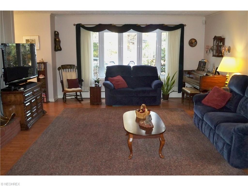 1840 Walnut Blvd, Ashtabula, OH 44004 photo 2