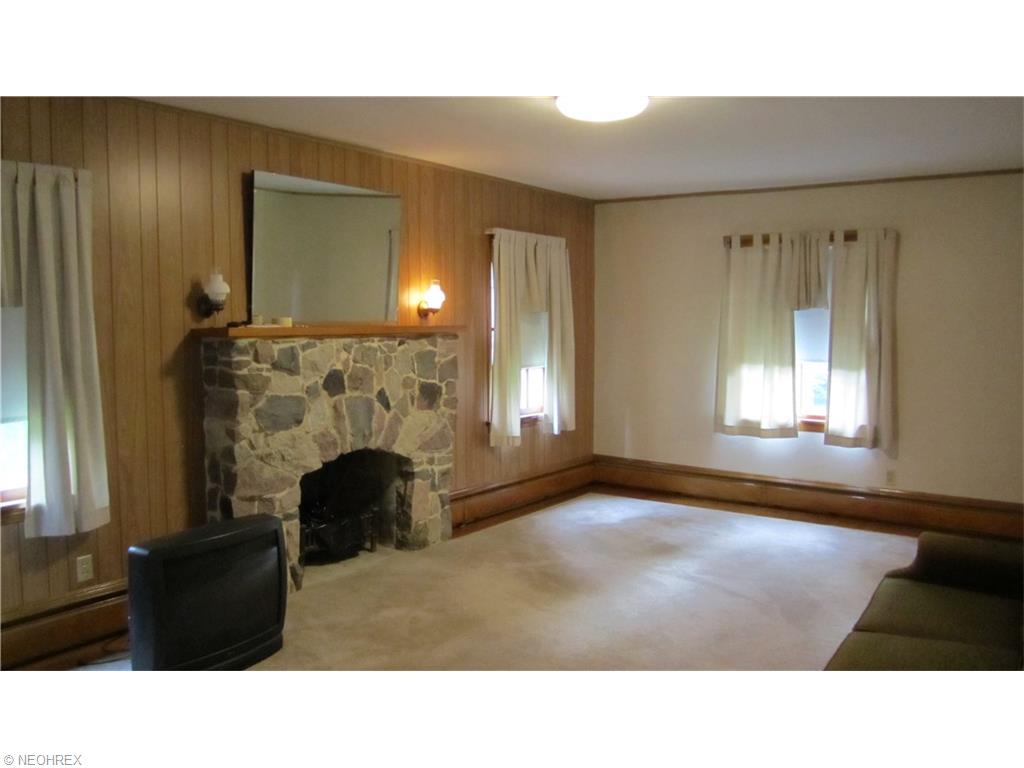 9217 Ravenna Rd, Chardon, OH 44024 photo 4