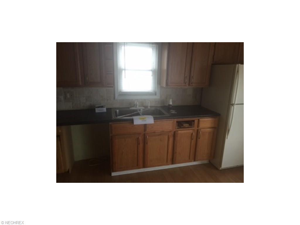 7203 Gerald Ave, Parma, OH 44129 photo 5
