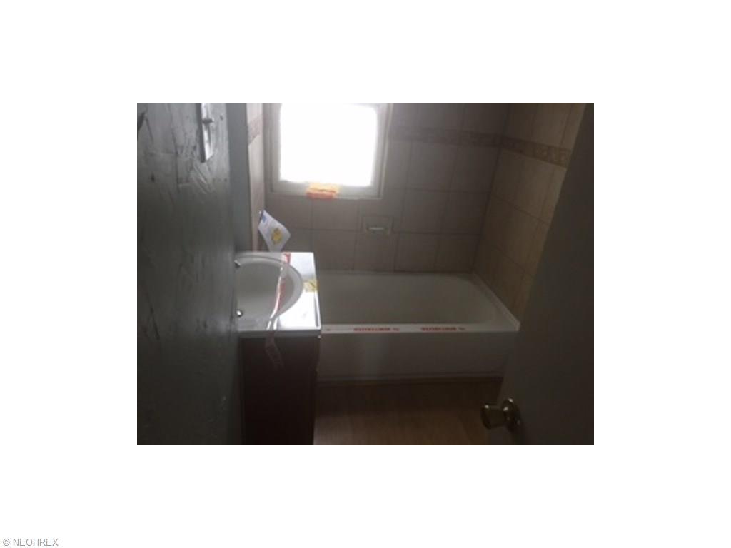 7203 Gerald Ave, Parma, OH 44129 photo 8
