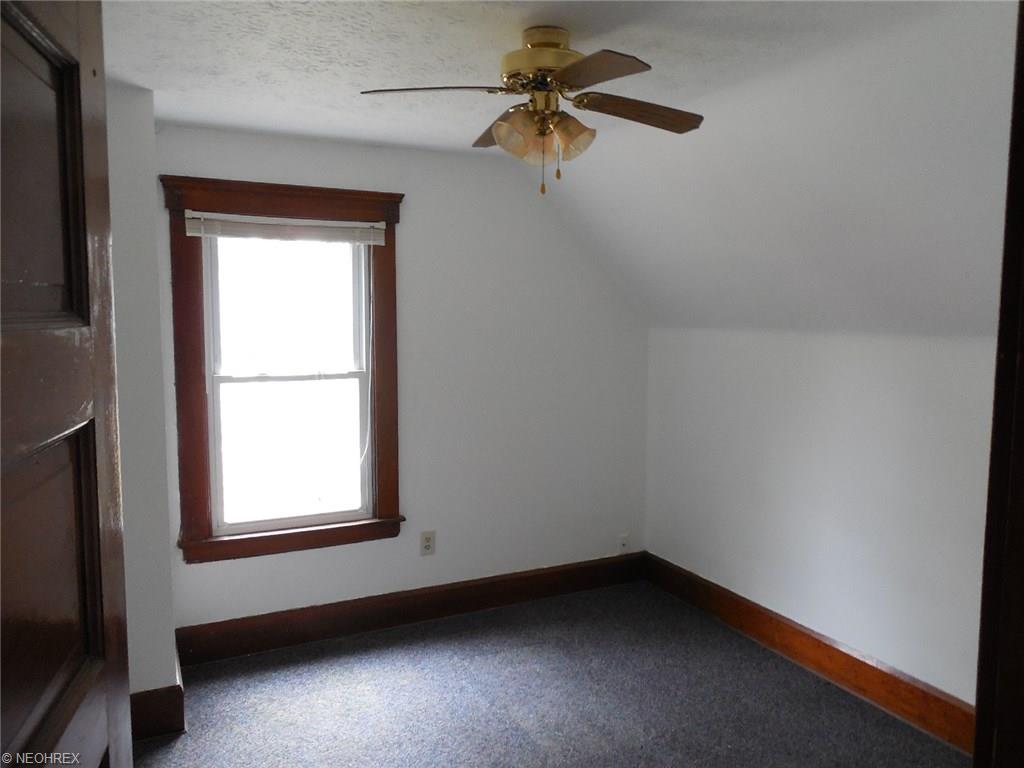 207 Clark St, Elyria, OH 44035 photo 11
