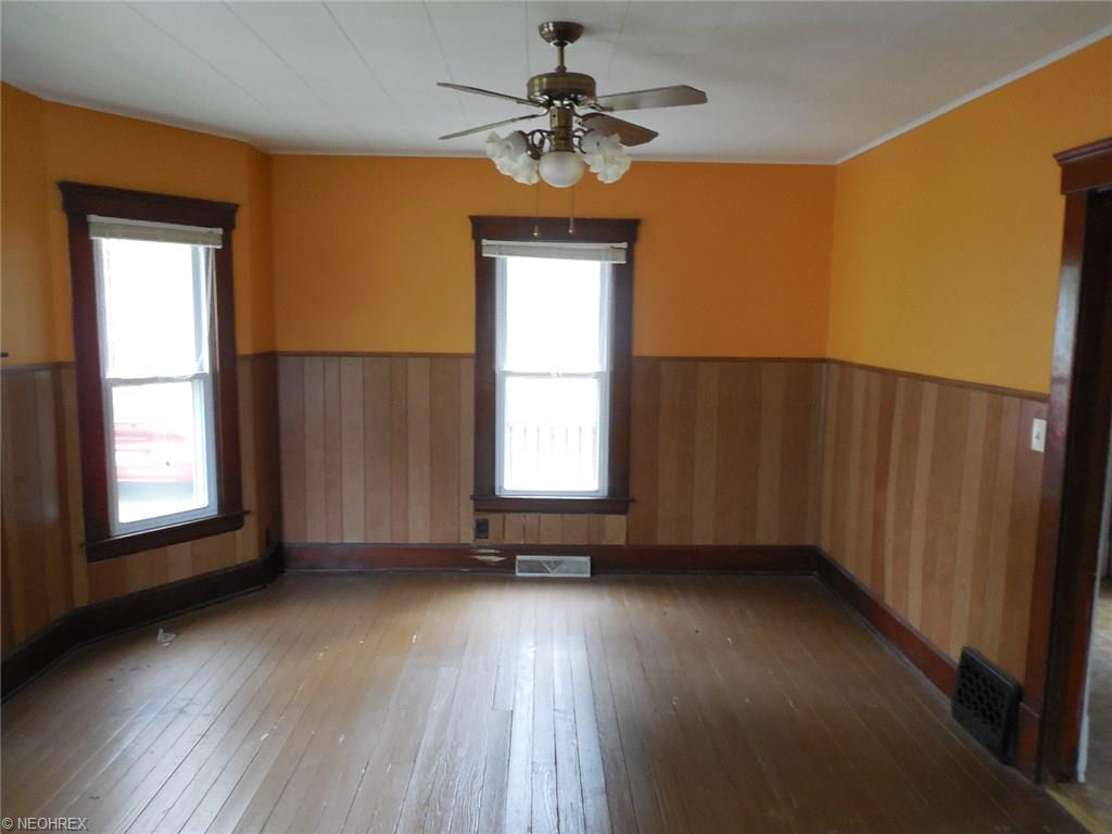 207 Clark St, Elyria, OH 44035 photo 7