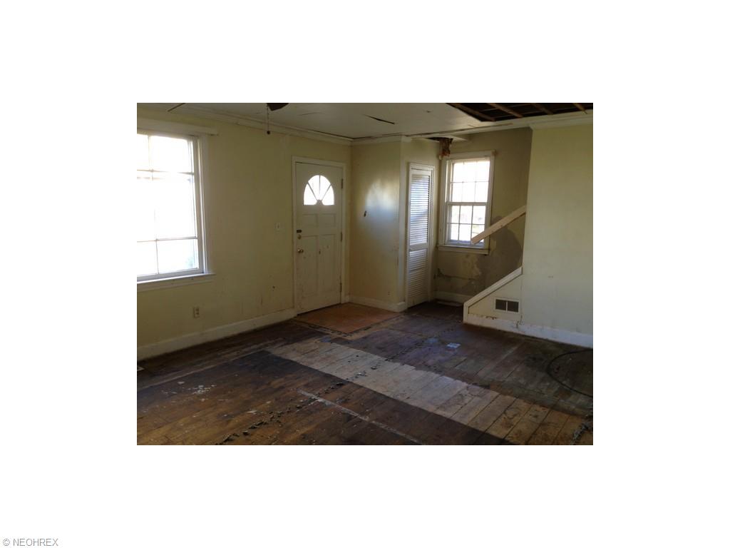 1906 Walnut Blvd, Ashtabula, OH 44004 photo 7