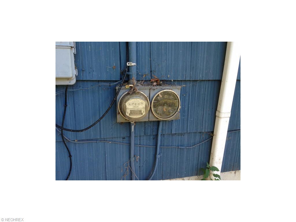 1906 Walnut Blvd, Ashtabula, OH 44004 photo 3