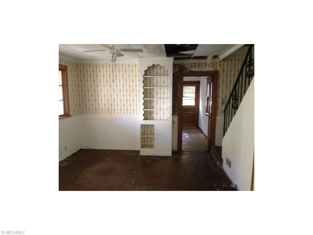 1906 Walnut Blvd, Ashtabula, OH 44004 photo 11
