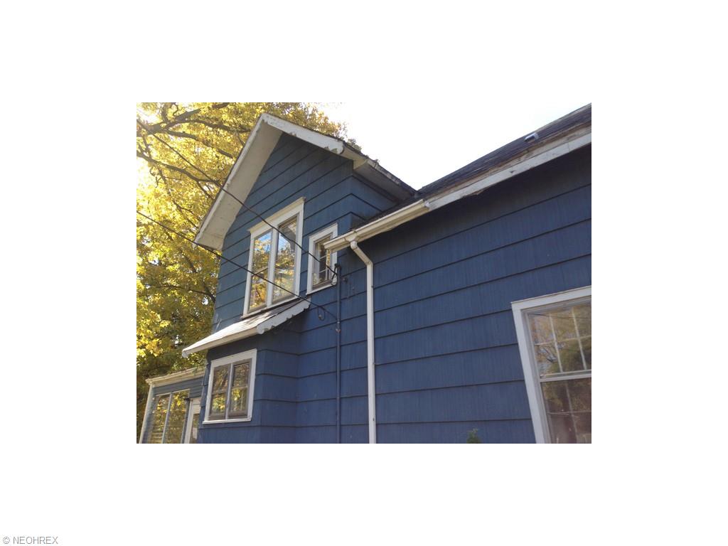 1906 Walnut Blvd, Ashtabula, OH 44004 photo 2