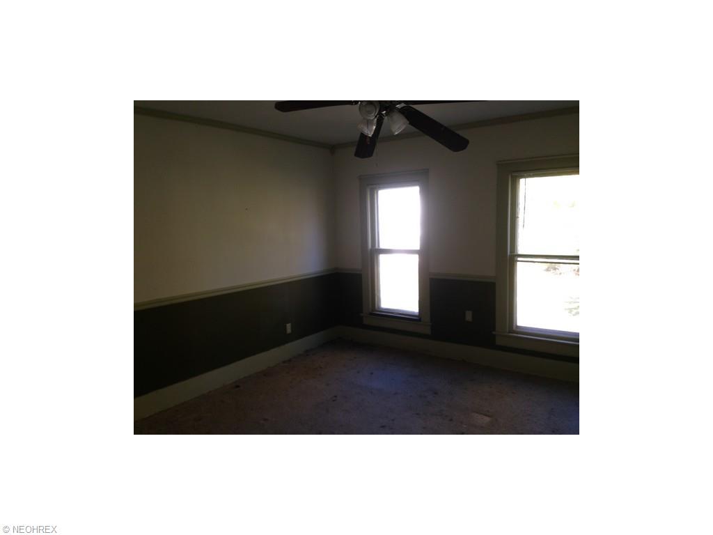 1906 Walnut Blvd, Ashtabula, OH 44004 photo 10