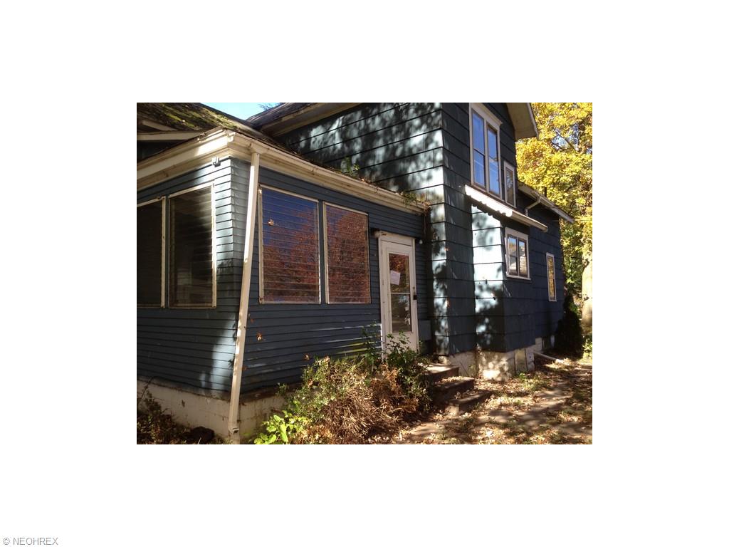 1906 Walnut Blvd, Ashtabula, OH 44004 photo 4