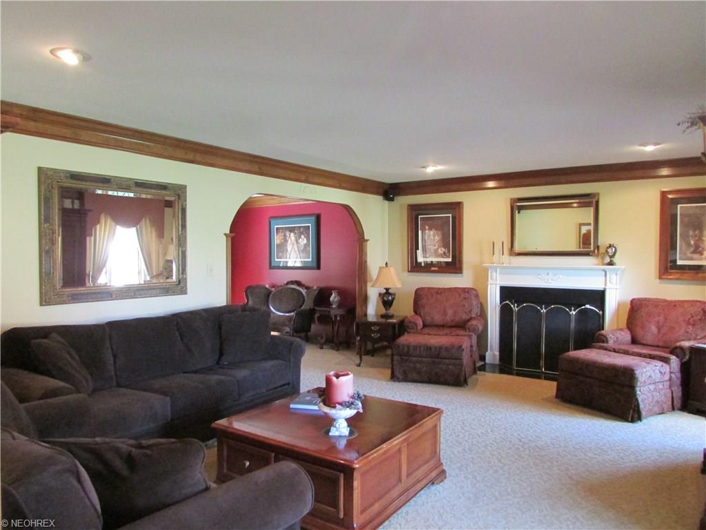 6706 Springview Dr, Independence, OH 44131 photo 2