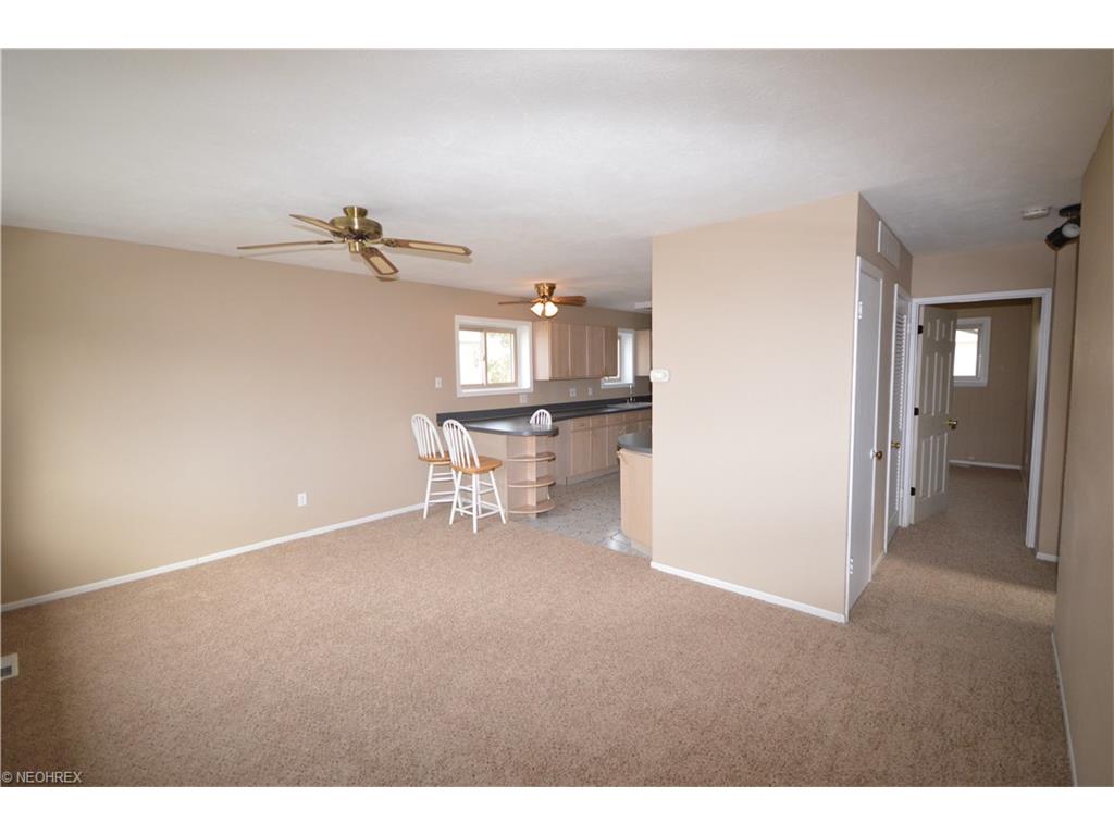 4745 Willowbrook Dr, Mentor, OH 44060 photo 5