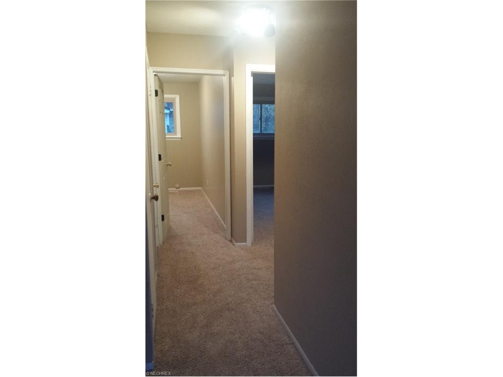 4745 Willowbrook Dr, Mentor, OH 44060 photo 6