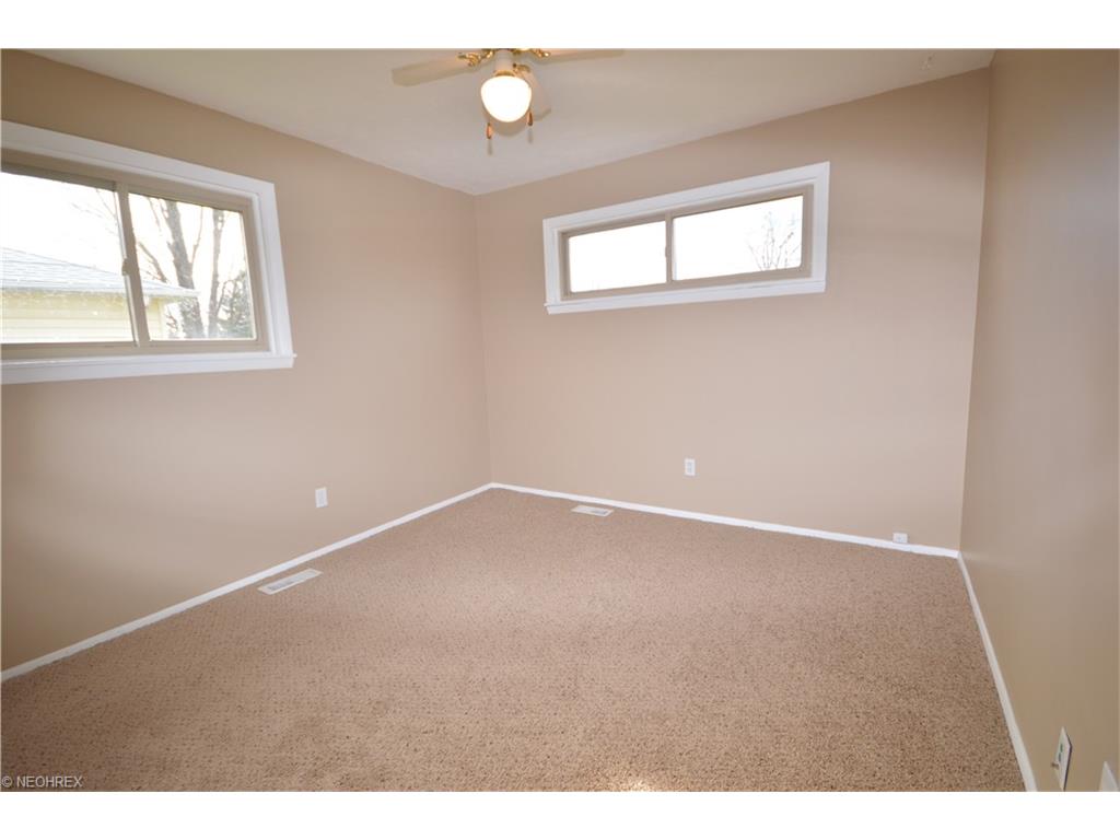 4745 Willowbrook Dr, Mentor, OH 44060 photo 8