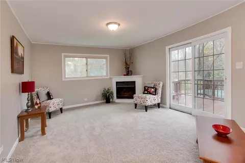 9505 Hoose Rd, Mentor, OH 44060 photo 2