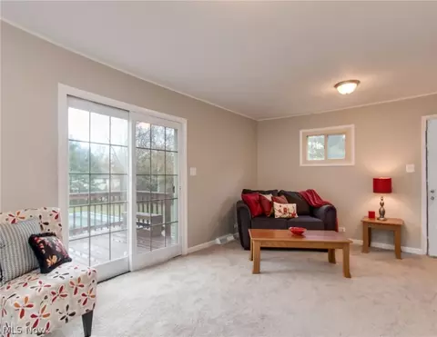 9505 Hoose Rd, Mentor, OH 44060 photo 3