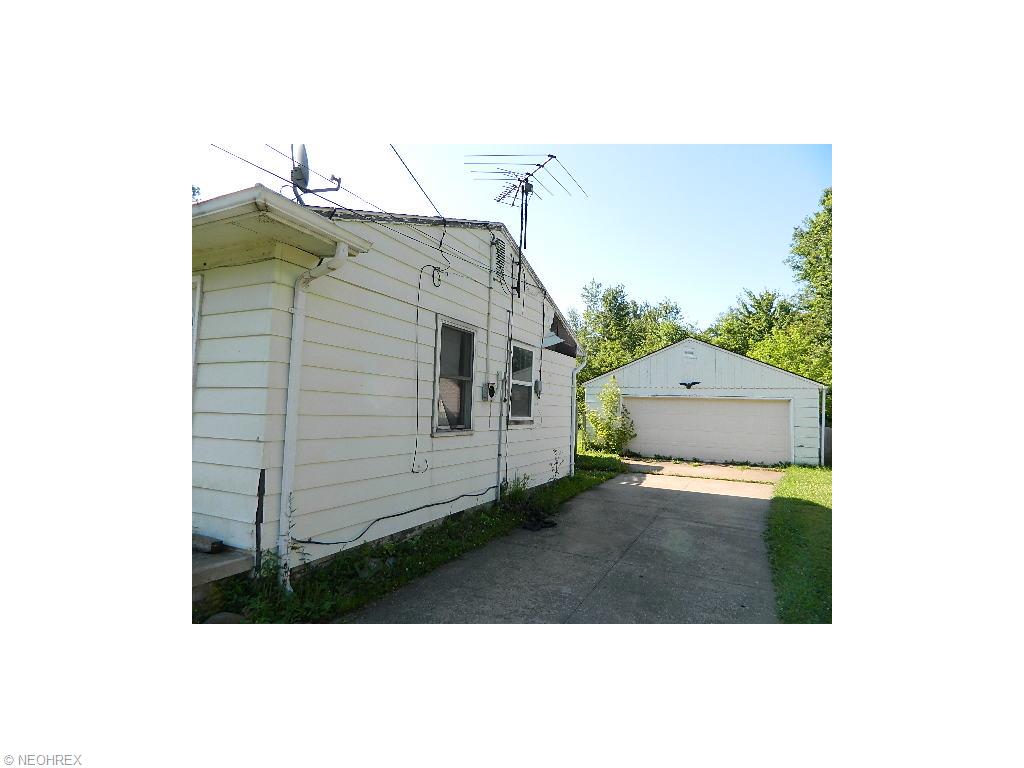 1904 E 42nd St, Lorain, OH 44055 photo 2