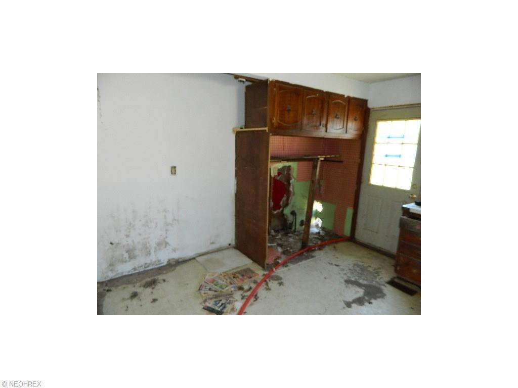 1904 E 42nd St, Lorain, OH 44055 photo 9