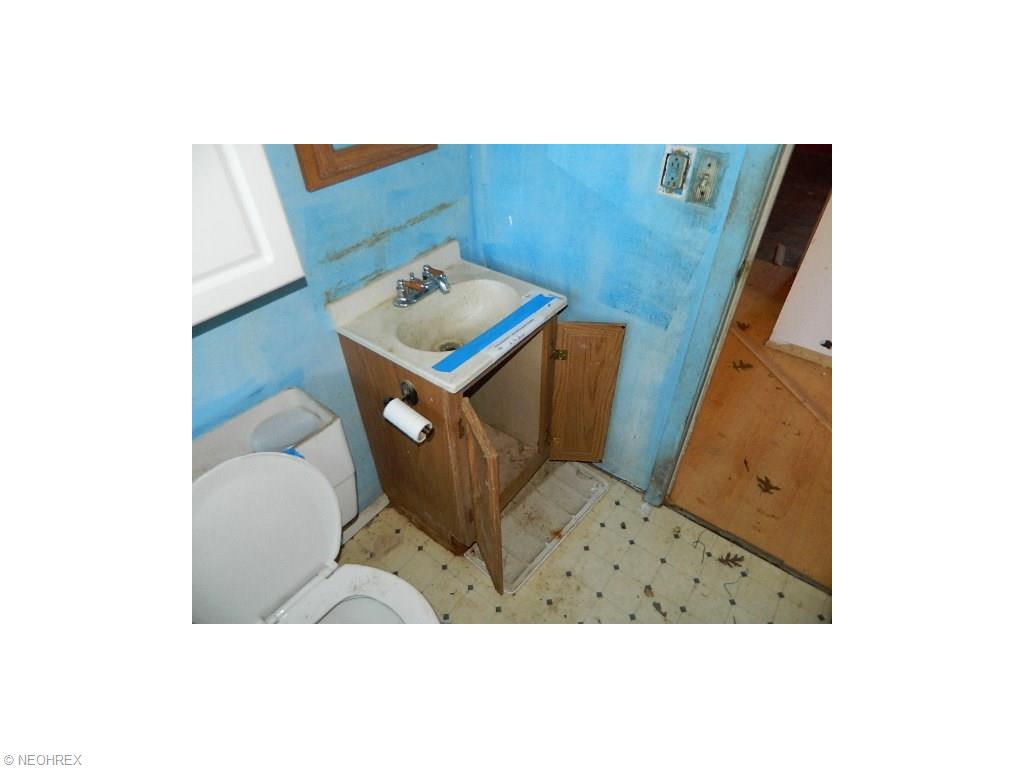 1904 E 42nd St, Lorain, OH 44055 photo 7