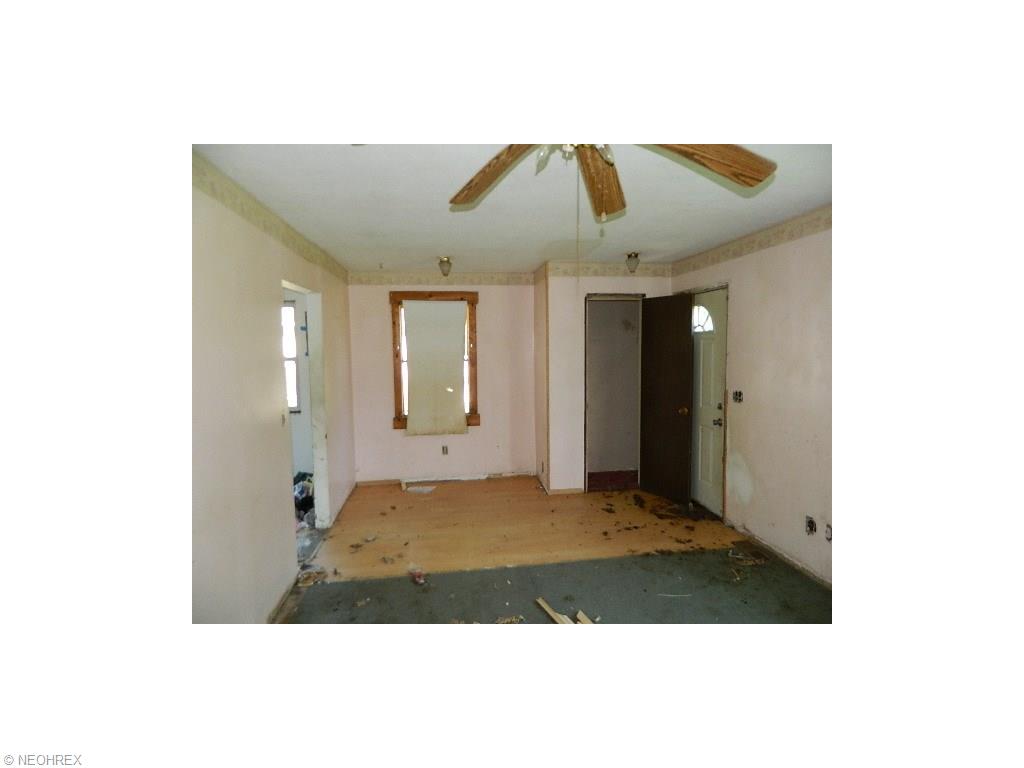 1904 E 42nd St, Lorain, OH 44055 photo 5