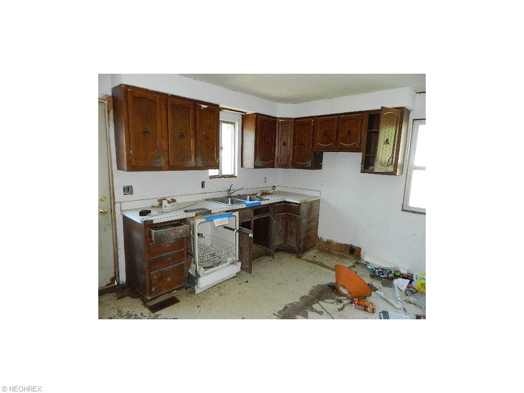 1904 E 42nd St, Lorain, OH 44055 photo 8