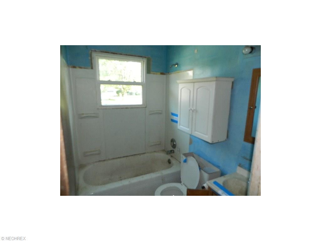 1904 E 42nd St, Lorain, OH 44055 photo 6