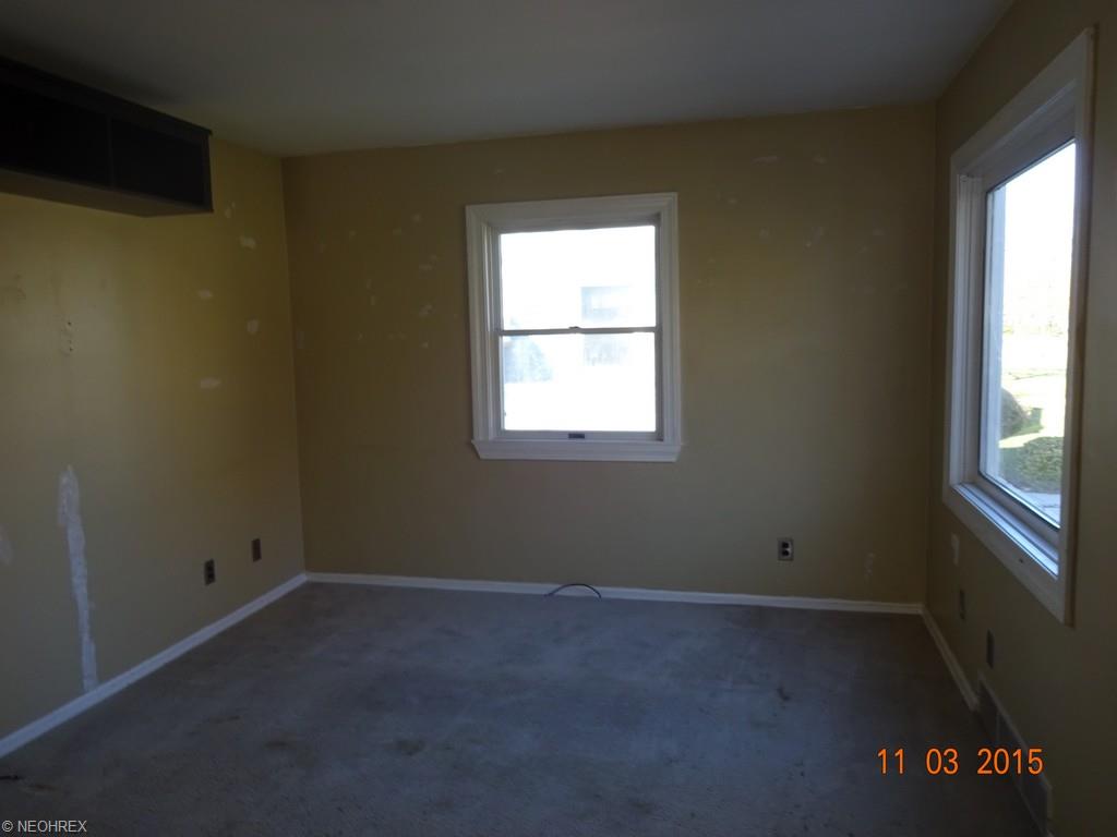 1232 Maple Dr, Lorain, OH 44052 photo 3