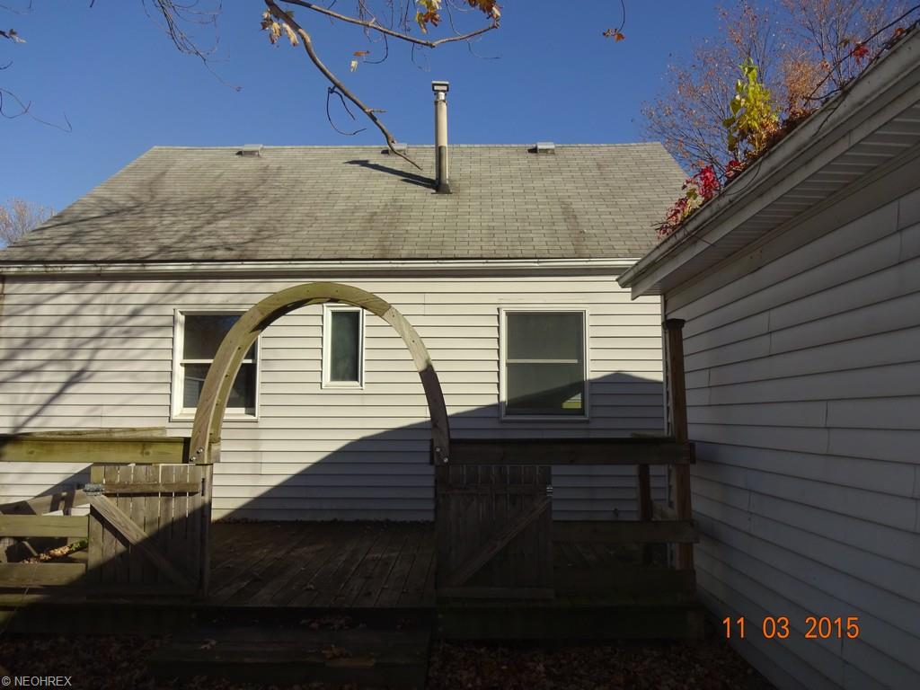 1232 Maple Dr, Lorain, OH 44052 photo 2