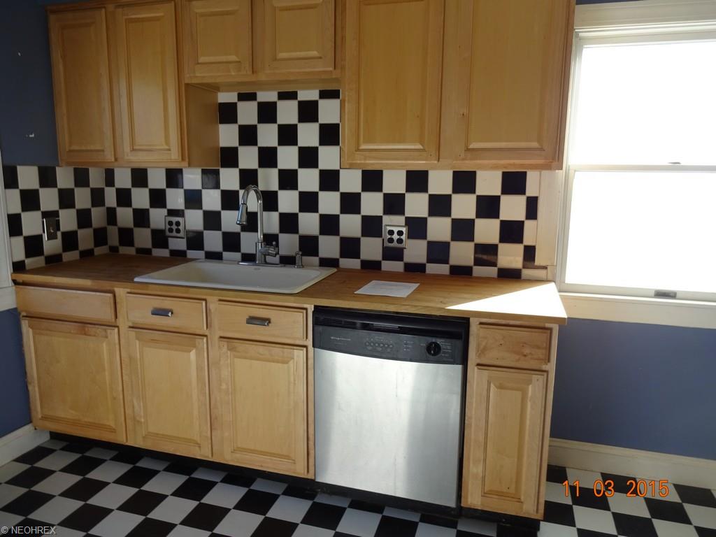 1232 Maple Dr, Lorain, OH 44052 photo 6