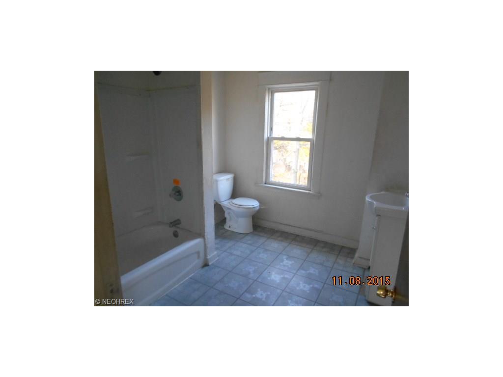 432 Madison Ave, Akron, OH 44320 photo 3