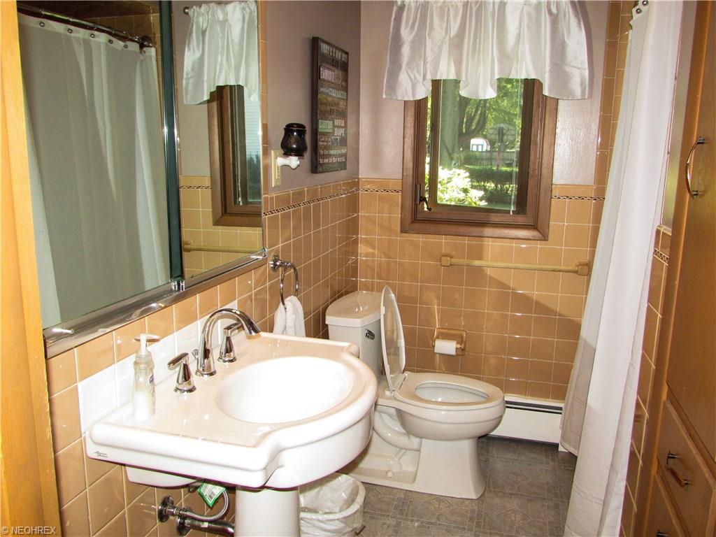 303 Vassar Ave, Elyria, OH 44035 photo 18