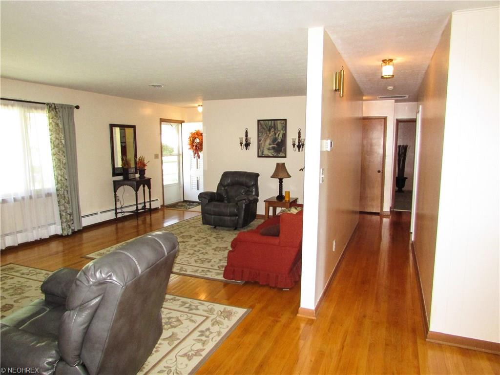303 Vassar Ave, Elyria, OH 44035 photo 9