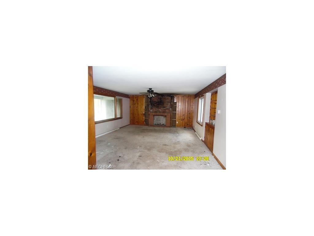 4523 Center Rd, Ashtabula, OH 44004 photo 5