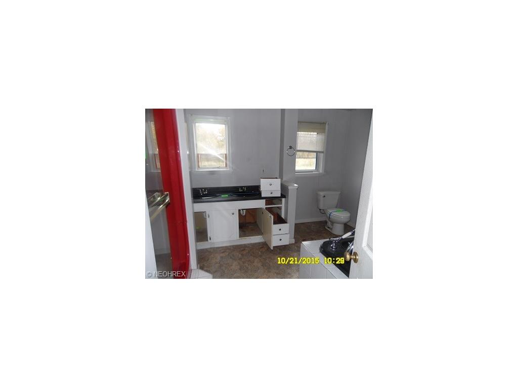 4523 Center Rd, Ashtabula, OH 44004 photo 9